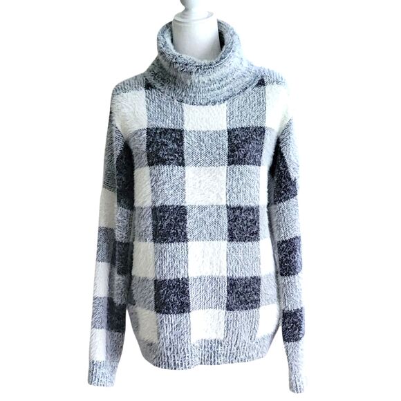 Kut from the Kloth Evea Buffalo Plaid Plush Over-sized Turtleneck Sweater - Picture 3 of 10